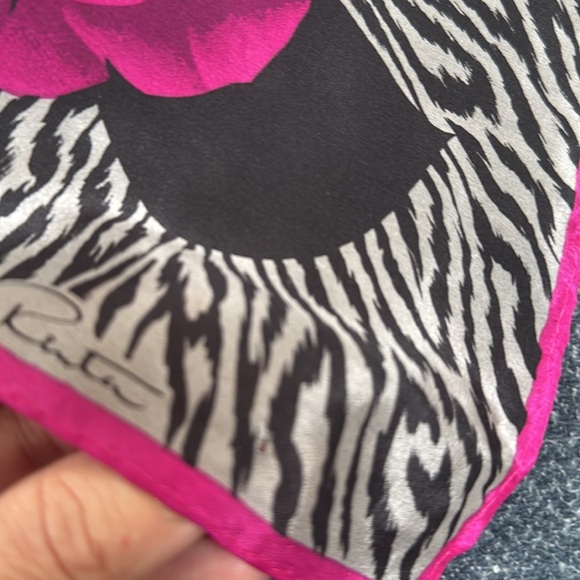 Oscar de la Renta 100% Leopard and Rose Print Silk Scarf - Picture 5 of 6